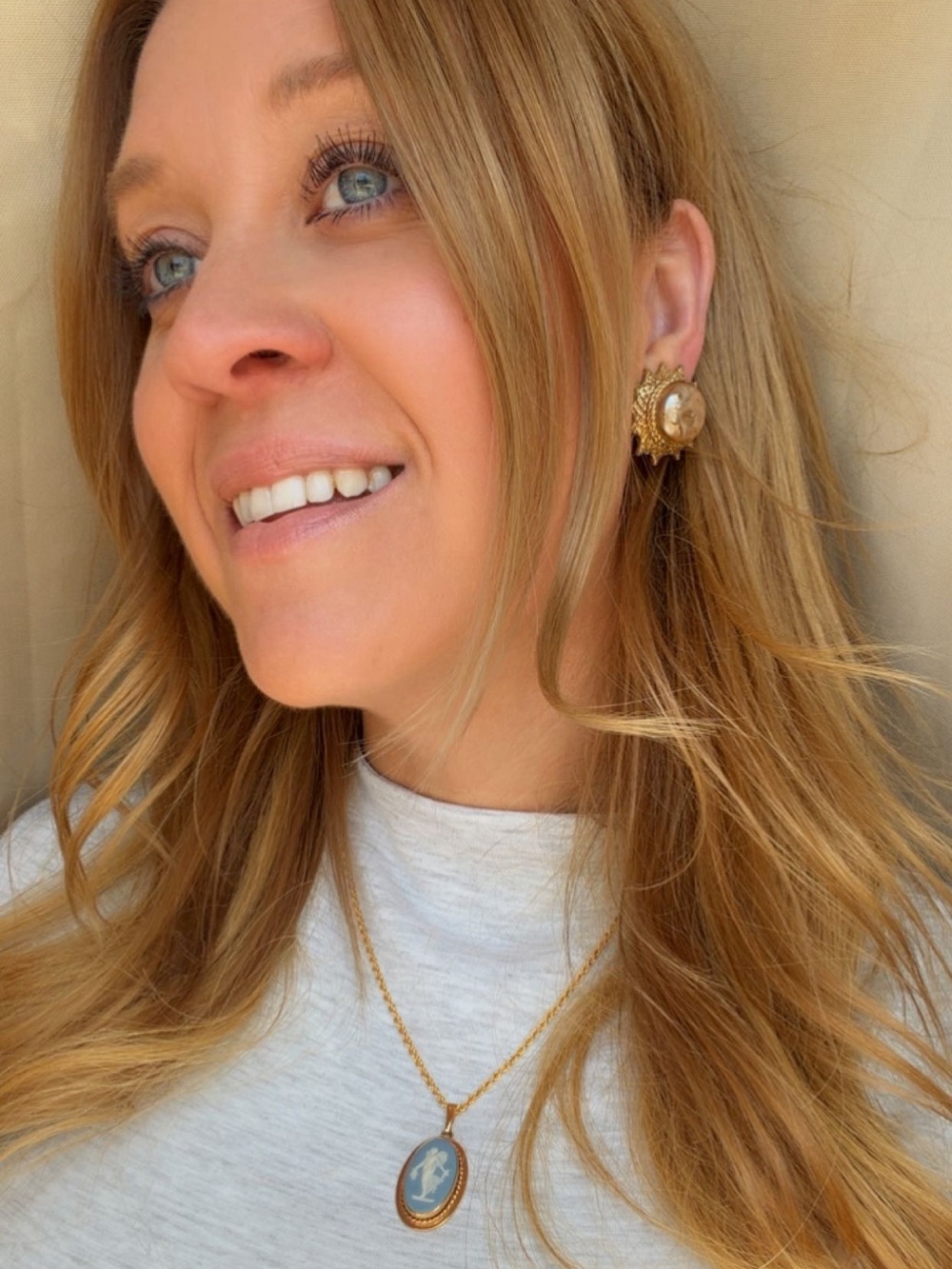 Vintage Hattie Carnegie Golden Champagne Sun Pearl Statement Clip On Earrings - Picture 10 of 11